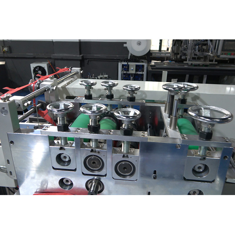 Automatic High Speed Color Tracking And Positioning Fish Mask Machine